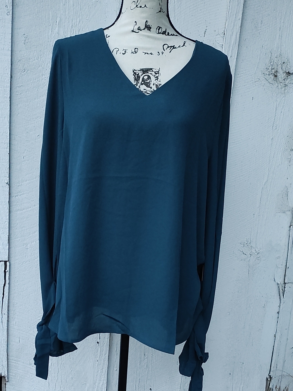 NWT Doe & Rae Teal V-Neck Long-Sleeve Top with Tie Cuffs